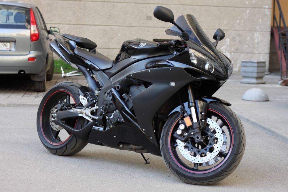 Yamaha r1 Black