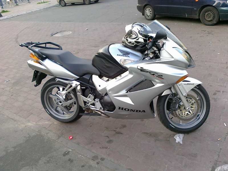 Хонда VFR 800 VTEC