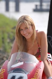 девушка на ducati