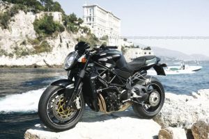 Wally Brutale 910 R
