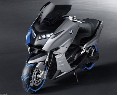 Максискутеры BMW на выставке EICMA 2011