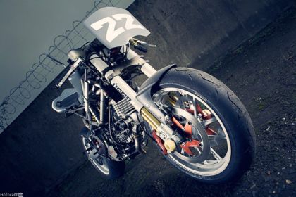 Черная полоса, белая полоса… история кастома Icon Motorsports TiFighter