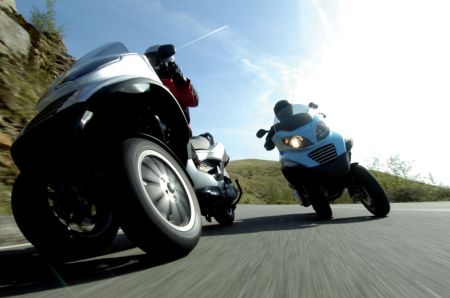 Трехколесные скутеры Piaggio MP3 LT