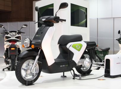 Электроскутер Honda EV-neo