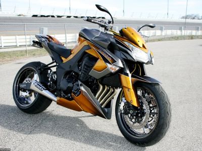 Тюнинг нейкида Kawasaki Z1000 от Roaring Toyz