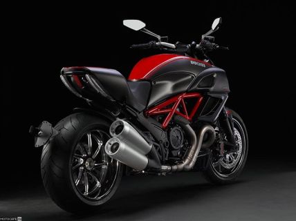 Полные характеристики и официальные фото Ducati Diavel