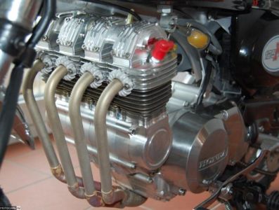 Четырехцилиндровая осьмушка для манки (Honda Monkey)