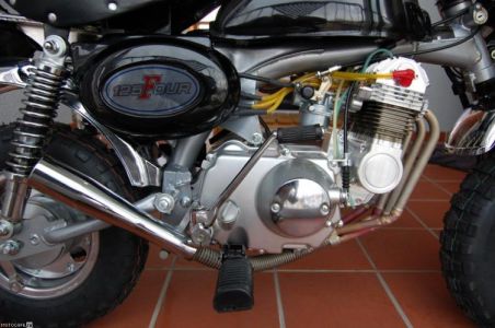 Четырехцилиндровая осьмушка для манки (Honda Monkey)