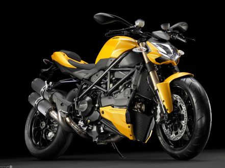 Официальные фото 2012 Ducati Streetfigther 848