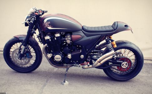 Каферейсер на базе Yamaha XJR 1300 от RF-Biketech