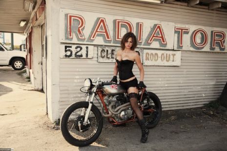 Каферейсер Loudbike на базе Honda CB360
