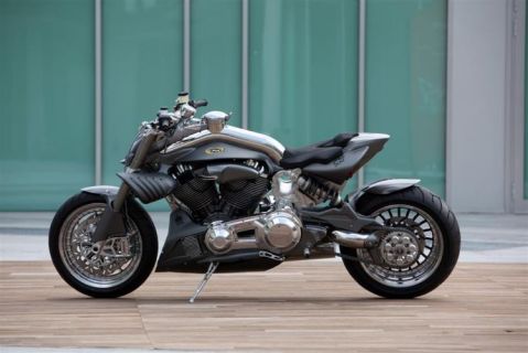 CR&S DUU - мелкосерийный конкурент Ducati Diavel