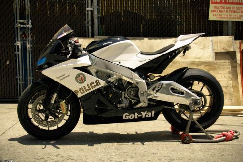 Полицейский Aprilia RSV4