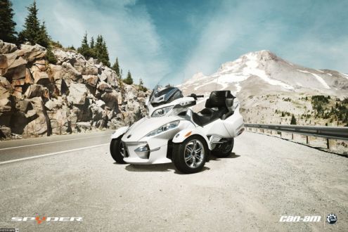 2011 Can-Am Spyder RT Limited, а также тележка в придачу