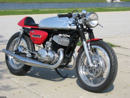 1975 Suzuki T500 – авиационный каферейсер