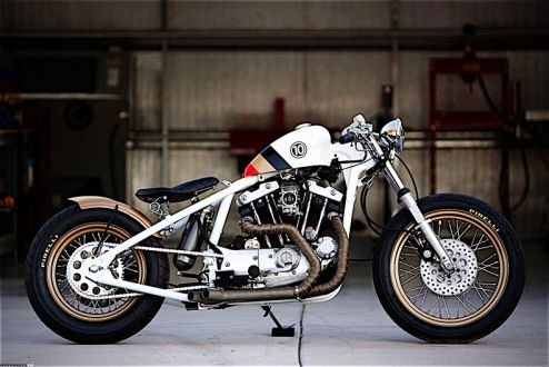 Формульный болид и классический Harley в кастоме Look Right