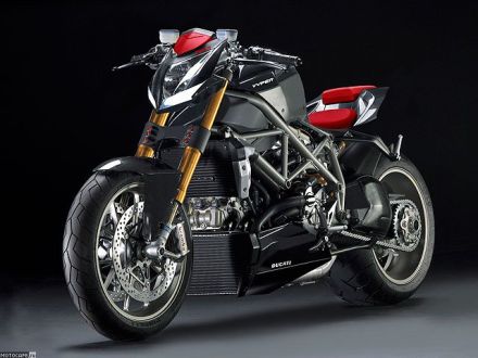 Не VMaxом единым. Шпионское фото пауэр-круизера Ducati