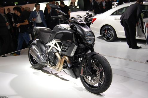 Живые фото Ducati Diavel AMG