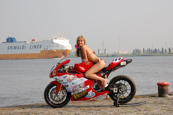 девушка на ducati