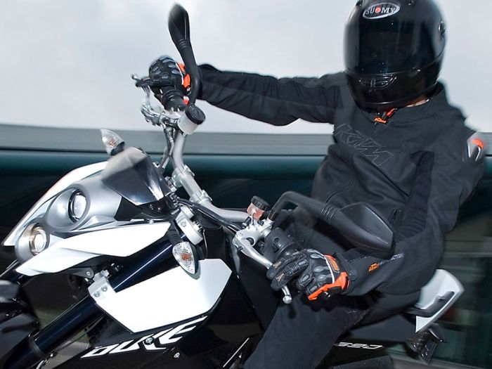 Мотоцикл KTM 690 Duke