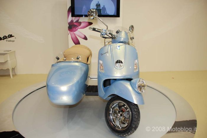 Концепт Vespa GTV с коляской