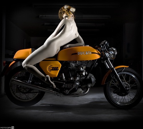 Ducati ART. Идеальность природы и человеческий гений в коллекции Desmo