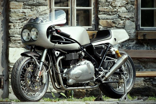 Кастом Britalmoto Bonneville