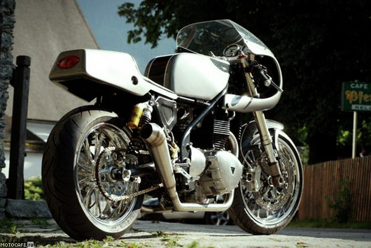 Кастом Britalmoto Bonneville