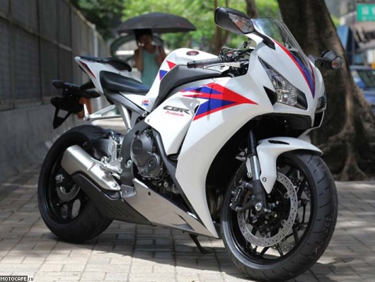 Фотографии обновленного 2012 Honda CBR1000RR Fireblade