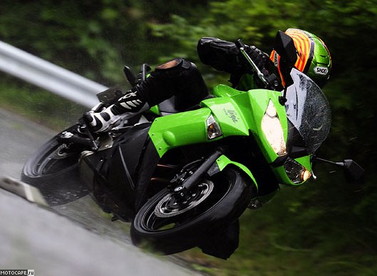 Kawasaki Ninja 400R 2011