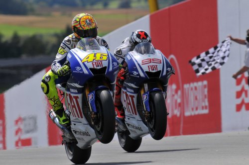 Fiat Yamaha MotoGP разделяет Валентино Росси и Хорхе Лоренцо