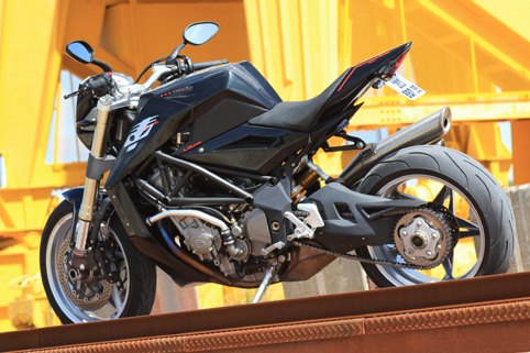 MV Aagusta Brutale 910 Bestiale